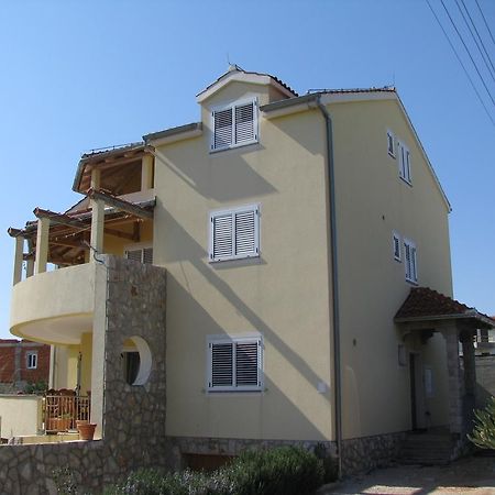 Apartment Megi Трибунь Екстер'єр фото