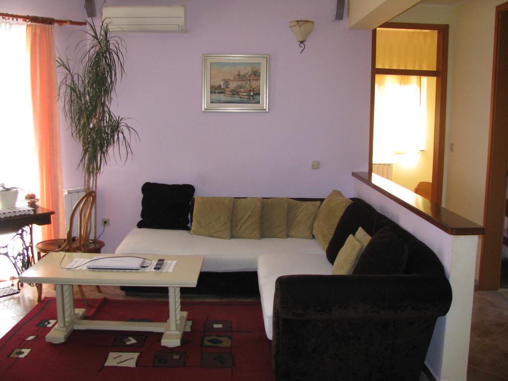 Apartment Megi Трибунь Екстер'єр фото