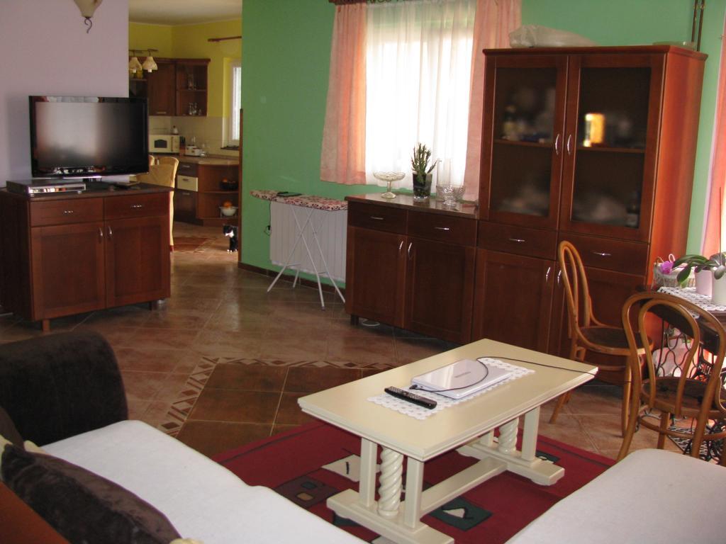 Apartment Megi Трибунь Екстер'єр фото